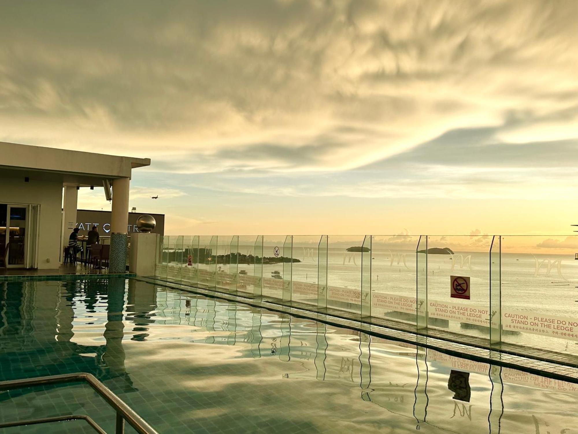M Centro City Centre @ Gaya Street By Sunset Seaview Vacation Condos Kota Kinabalu Eksteriør billede